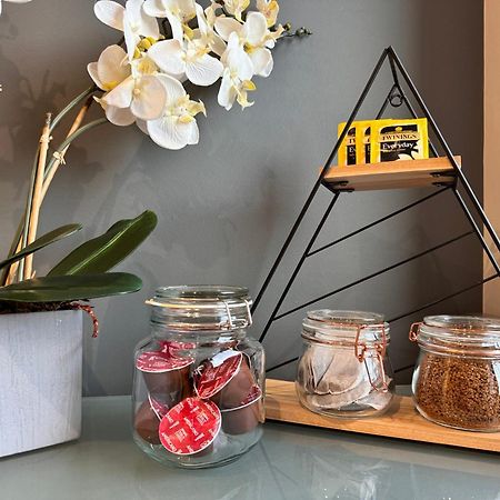 Perfectly Located City Centre Studio Apartment - West One With Free Wifi, Gym Access, Netflix Sheffield Ngoại thất bức ảnh