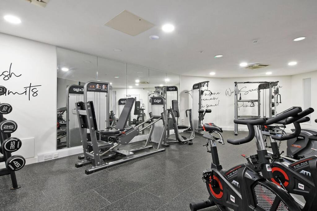 Perfectly Located City Centre Studio Apartment - West One With Free Wifi, Gym Access, Netflix Sheffield Ngoại thất bức ảnh