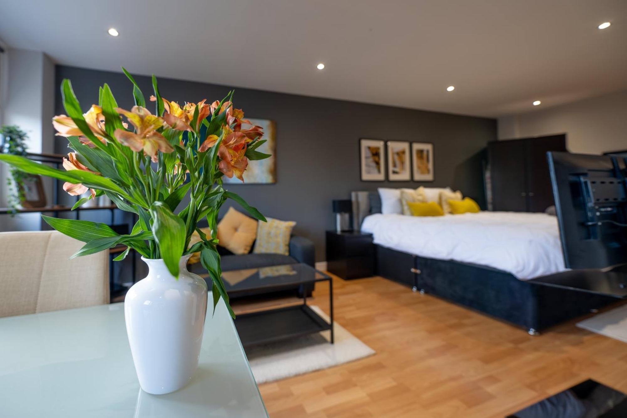 Perfectly Located City Centre Studio Apartment - West One With Free Wifi, Gym Access, Netflix Sheffield Ngoại thất bức ảnh