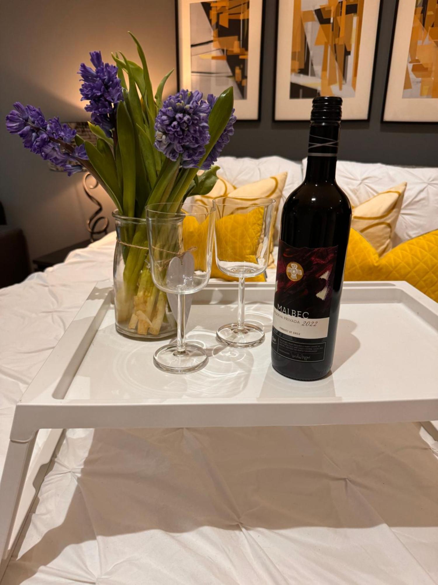 Perfectly Located City Centre Studio Apartment - West One With Free Wifi, Gym Access, Netflix Sheffield Ngoại thất bức ảnh